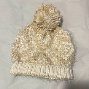 Chic Knit Beanie with Pom-Pom